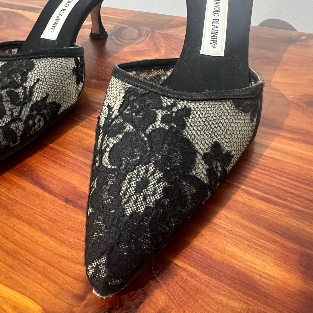 Vintage Manolo Blahnik Black Lace Kitten Heels - Picture 8 of 12